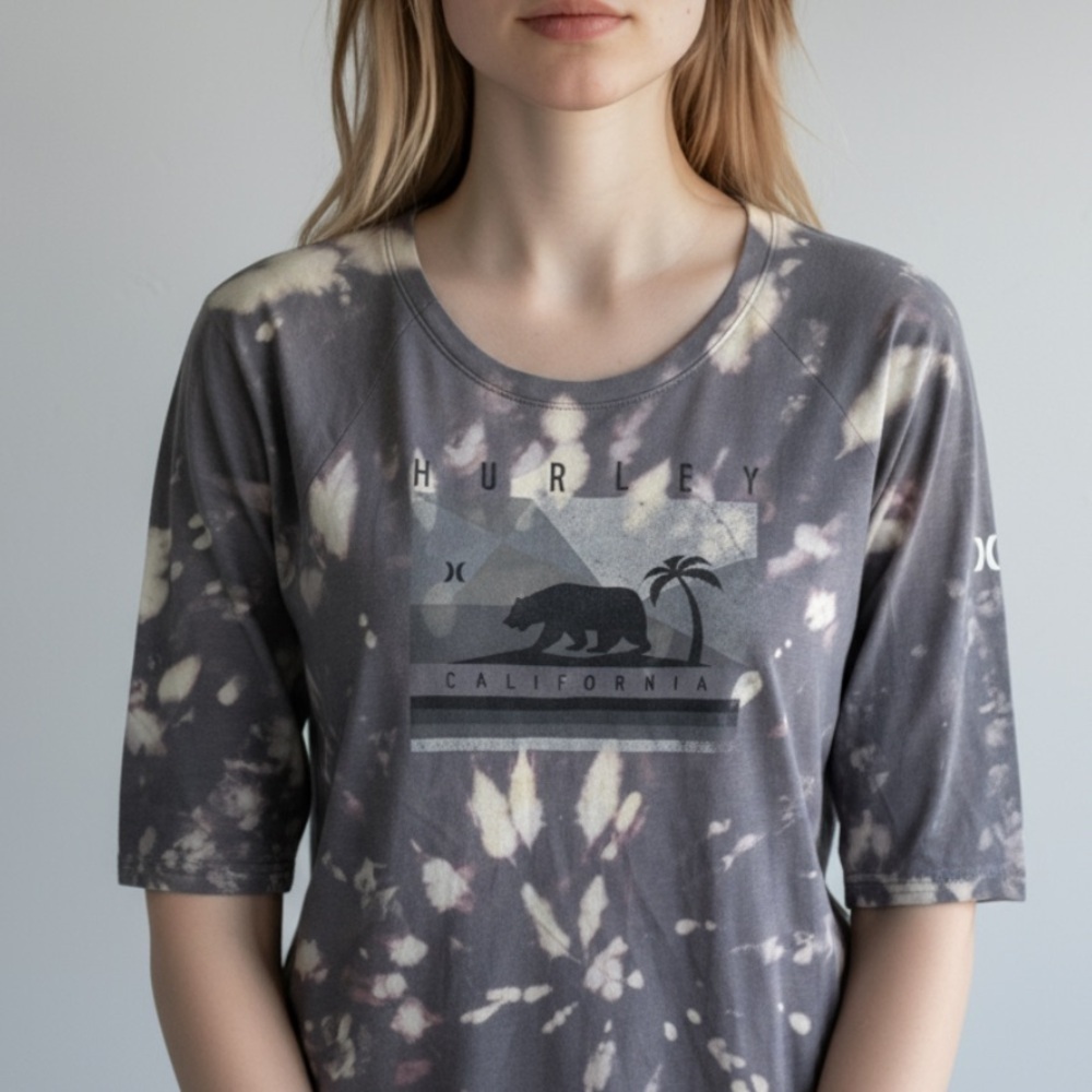 Hurley California bleached graphic bear tee l